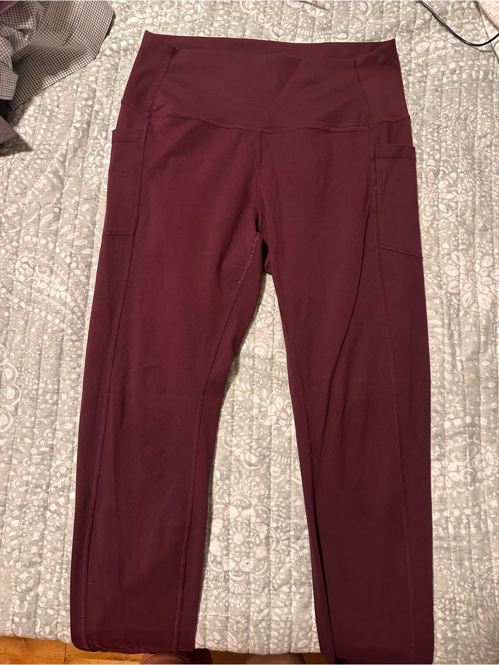 Ethos High-Waist Burgundy Active Leggings with Side Pockets